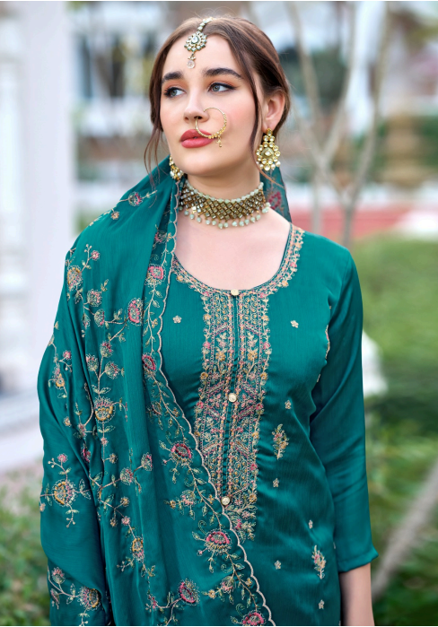 LYRA by Bela Fashion.